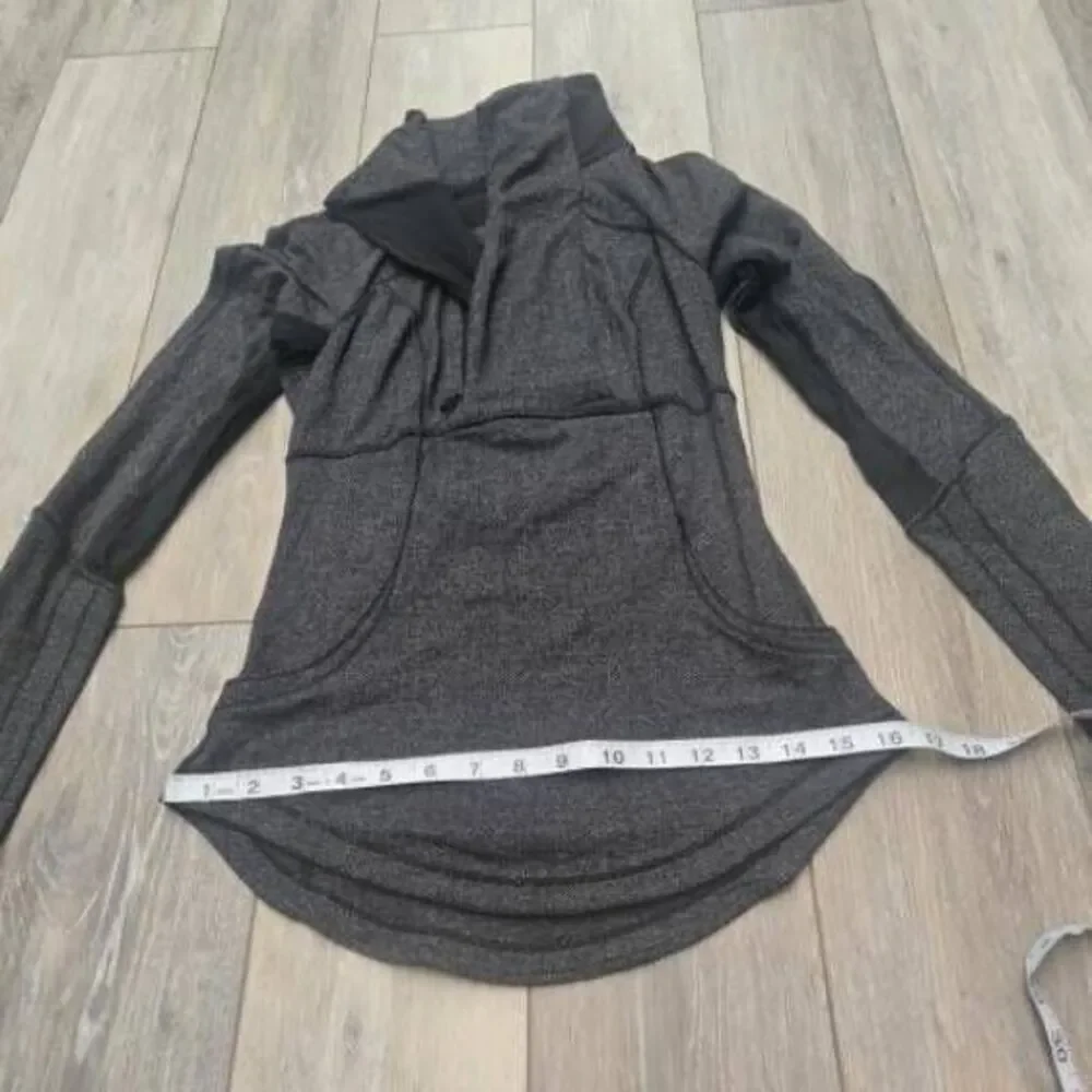 Lululemon Base Runner 1/2 Zip heathered gray black size 2